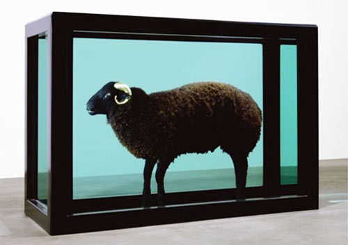  Черная овца с золотыми рогами. 2008. 110.3 x 162.3 x 64.1 