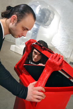 Андрей Блохин и Георгий Кузнецов во время открытия своей персональной выставки в галерее М&Ю Гельман