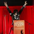 Лондон, Великобритания, март 2009 года. Майкл Джексон на пресс-конференции, анонсирующей мировой тур музыканта «This is it» в 2009-2010 году 