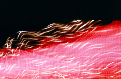 Ласло Мохой-Надь. Без названия / Ночное движение (Розовые и красные потоки огней с белыми искрами). 1937-1946
