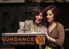 Лауреат Гран-при режиссер Дебра Граник, автор фильма «Winter's Bone», и член жюри, автриса Паркер Поузи, заявившая на церемонии вручения призов Sundance-2010: «Если этот фильм [