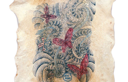  Вим Дельвуа. Без названия (Бабочки). Татуировка на свиной коже, под стеклом. 2007  