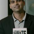 Лауреатом премии «Букер» в этом году стал индийский писатель Аравинд Адига с романом «Белый тигр». Имя победителя было объявлено сегодня на церемонии в ратуше Лондона. Размер денежного приза составляет 50 тысяч фунтов ($87 тысяч).