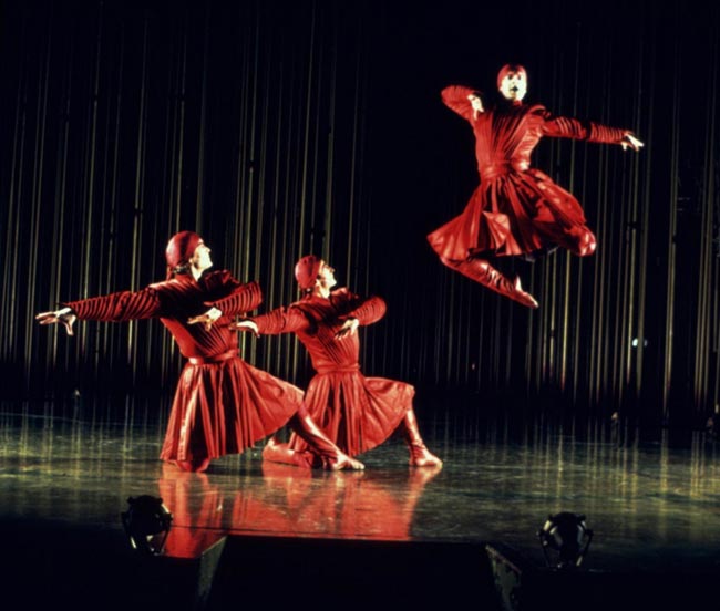 Грузинский танец из спектакля «Varekai» - Véronique Vial