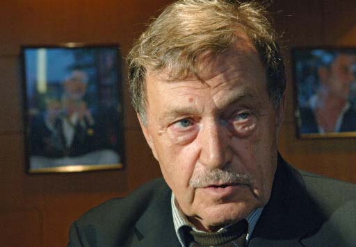 6 июля в Москве на 77-м году жизни после тяжелой болезни скончался писатель Василий Аксенов.