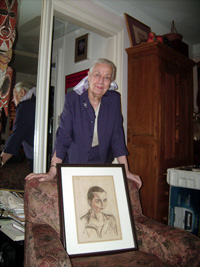 Маяковская с портретом матери