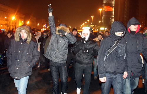 Фанаты «Спартака» с требованием наказать виновных в убийстве Егора Свиридова прошли в Москве от здания Головинской прокуратуры. 7 декабря 2010