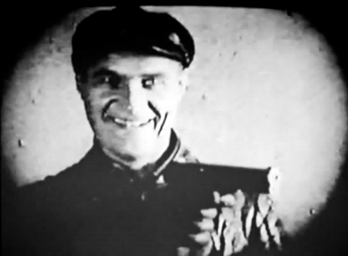 Кадр из фильма «Необычайные приключения мистера Веста в стране большевиков»