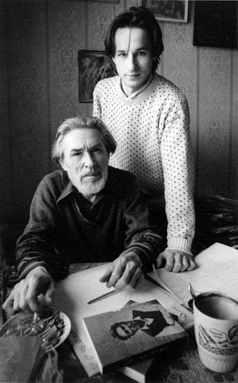 Геннадий Айги с сыном Алексеем. 1992 