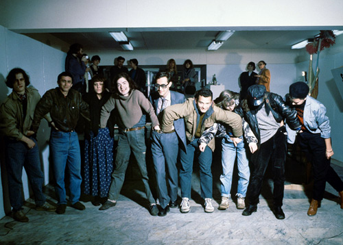 Перформанс «Пародия на живую цепь у Белого дома на выставке День знаний, сентябрь 1991», галерея «Риджина-Арт» 