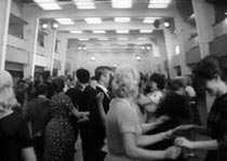 Танцы в «Шестиграннике», кадр из фильма «Я шагаю по Москве» (1963)