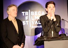 Роберт Де Ниро и Лиза Ашан на церемонии вручения призов фестиваля «Трайбека»