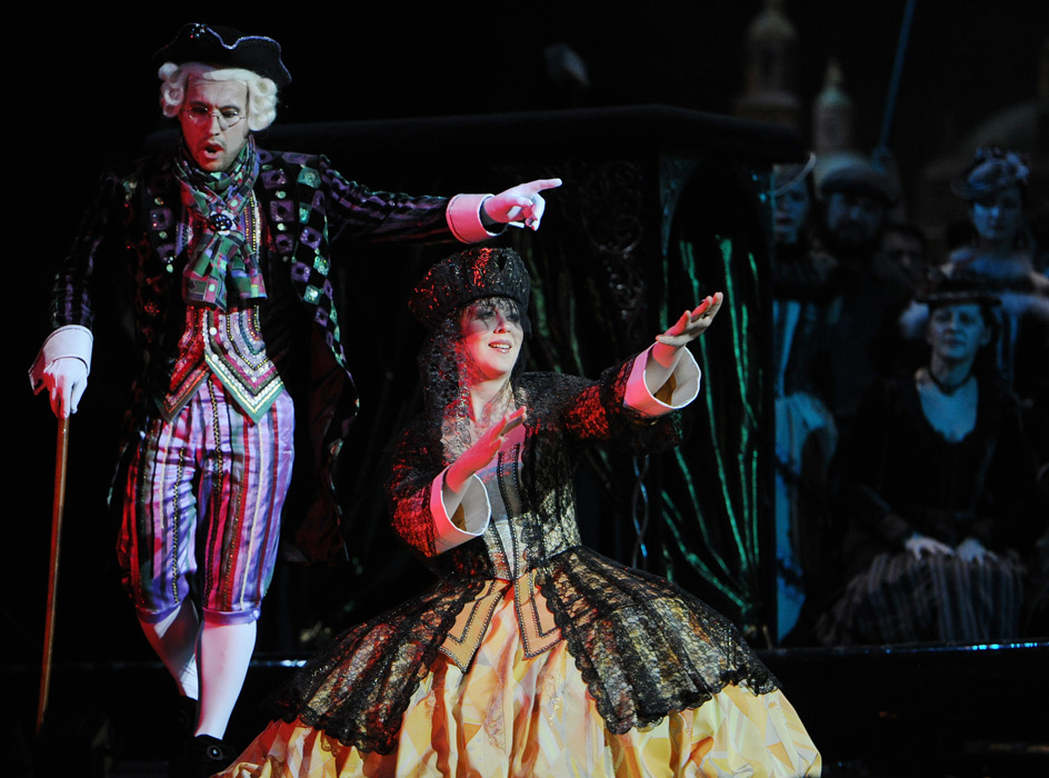 Феликс Кудрявцев (Дапертутто) и Ирина Ващенко (Джульетта) в сцене из оперы «Сказки Гофмана» - Мудрац Александра
