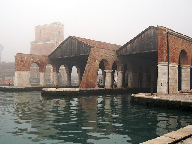 Что смотреть на Венецианской биеннале: национальные павильоны