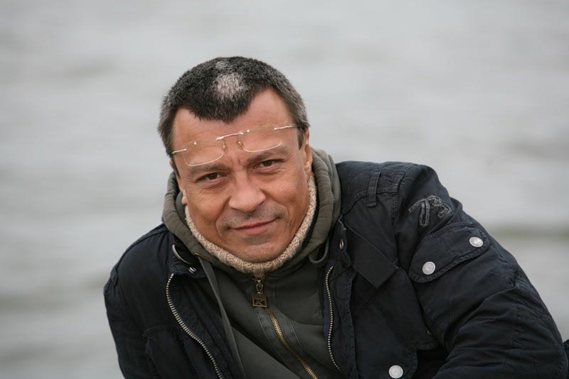 В субботу, 18 июня, на 49-м году жизни от сердечного приступа умер актер, продюсер и кинорежиссер Геннадий Сидоров, автор фильма «Старухи».