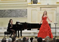 Ангелина Никитченко выступает на втором туре конкурса Чайковского. Петербург, 26 июня 2011 года