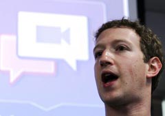 Основатель  Facebook  Марк Цукерберг на пресс-конференции в Пало-Альто (Калифорния), 6 июля 2011 года