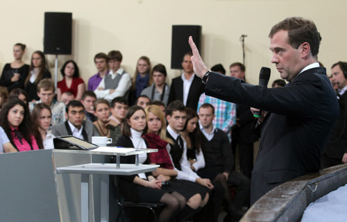 Д. Медведев на встрече с учащимися журфака МГУ 