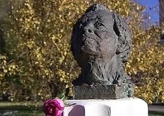 В Москве поставили памятник Канэто Синдо