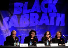 Билл Уорд, Тони Айомми, Оззи Осборн и Гизер Батлер на пресс-конференции в лос-анджелесском клубе  Whiskey A Go-Go  11 ноября 2011 года