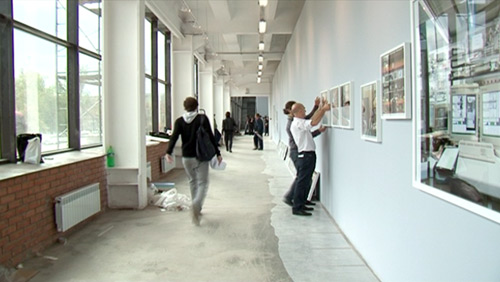 Монтаж экспозиции 4-ой Московской биеннале современного искусства 