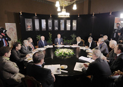 Владимир Путин на встрече с худруками московских театров 30 ноября 2011 года