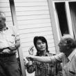 Иосиф Бродский с Тумасом Транстрёмером и китайским поэтом Ли Ли на даче у Транстрёмеров на острове Рунмарё в Стокгольмском архипелаге, 4 августа 1990 года