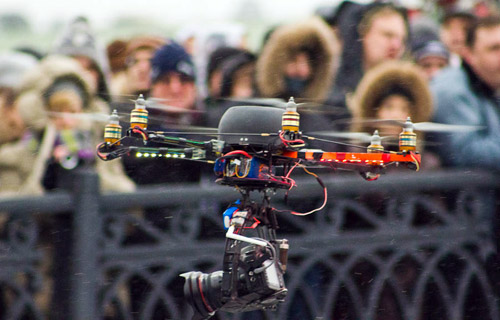 Аппарат для видеосъемки с воздуха во время митинга на Болотной площади  - Артём Озерков