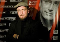 Режиссер Сирил Туши перед началом пресс-показа своего документального фильма «Ходорковский» в галерее  FotoLoft  на «Винзаводе»