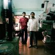 Сатхалия и Намдев Сурве, киномеханики из кинотеатра Moti Talkies в Мумбаи