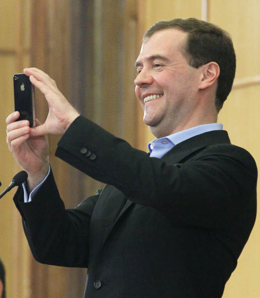 Как Медведев на журфак возвратился