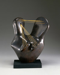Генри Мур.  Мать и дитя. Скульптура со струнами. 1986 