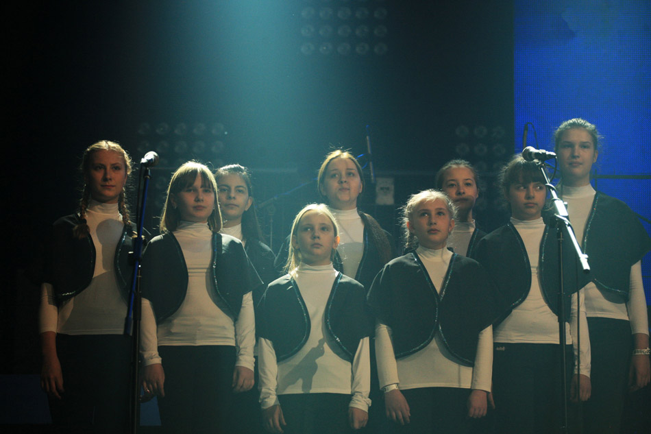 Детский хор «Кантилена» выступил вместе со Смоки Мо - Юлия Рыженко