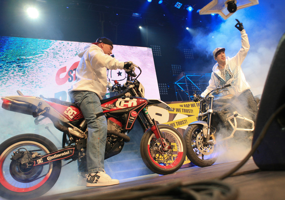 На сцену RUMA не только выходили артисты, но и выезжали мотоциклы из байк-шоу - Юлия Рыженко
