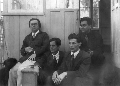 K. Малевич, В. Тренин, Т. Гриц, Н. Харджиев. Немчиновка, 1933 