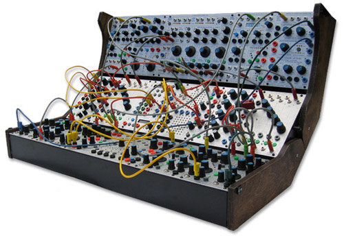 Модульный синтезатор Дона Буклы серии 200е 