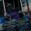 Вечером в среду, 16 мая, сотрудники правоохранительных органов предприняли решительные действия по отношению к лагерю гражданского протеста на Кудринской площади в Москве: они забрали коробки с деньгами, водой и едой, а также задержали 30 человек.