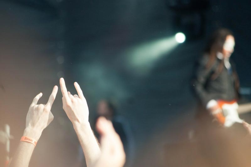 Состав участников XV Международного музыкального фестиваля Maxidrom пополнился двумя российскими инди-рок-группами. В первый день фестиваля, 10 июня, первыми на сцену выйдут Biting Elbows, а программу 11 июня сольным выступлением откроют Everything is made in China (EIMIC).