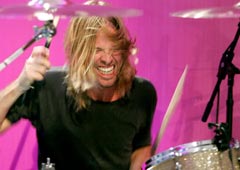 Барабанщик Foo Fighters перевоплотится в Игги Попа