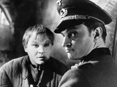 Альгимантас Масюлис (справа) в роли офицера СС в фильме «Чужое имя». 1966