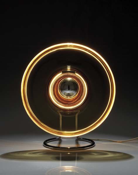 Настольная лампа. 1968-1970. Цветное стекло, хромированный металл. 34.3 см - Пьер Карден