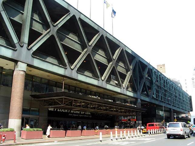 Автобусный терминал Портовой администрации Нью-Йорка. Начало 80-х. Архитектор Кевин Джонс