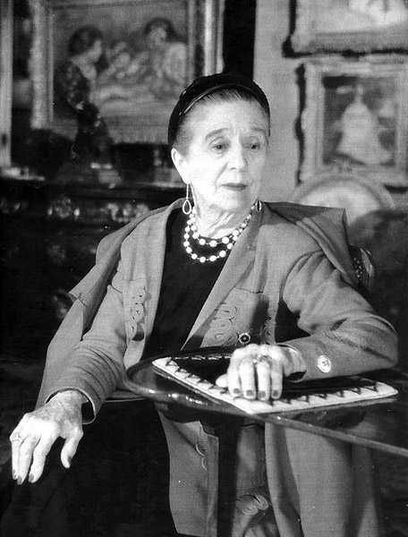 Жанна Ланвин в собственном доме в Париже. Фотография. 1938