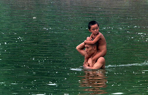  Чжан Хуан. Поднять уровень воды в пруду. 1997  