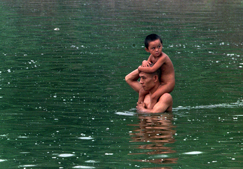 Чжан Хуан. Поднять уровень воды в пруду. 1997