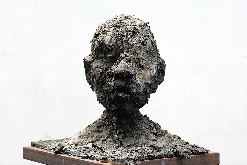 Чжан Хуан. Голова из пепла № 16. 2007