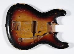 Гитара Univox Hi-Flyer конца 1960-х, разбитая Куртом Кобейном