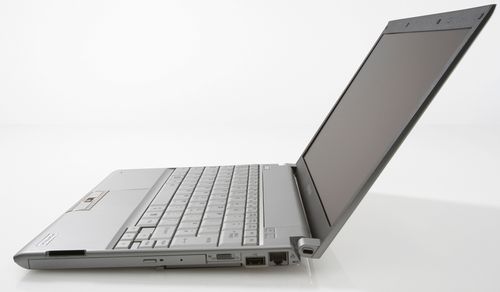 Ноутбук Portégé R500. Производство Toshiba Corporation. Дизайн: Юджи Хироока, Фумио Морита