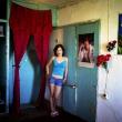 Рена Эффенди. Эльмира в своей комнате в общежитии, Ош. Из серии «Дом счастья». 2007