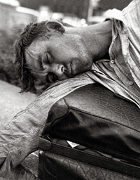 Натан Лернер. Спящий на чемодане. Чикаго 1935